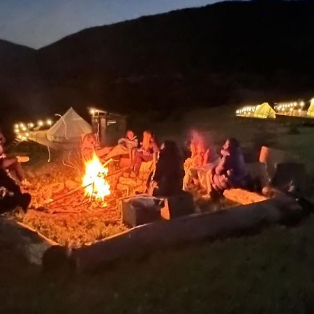 Hotel The Hunters Glamping Ciudanovita Exterior foto