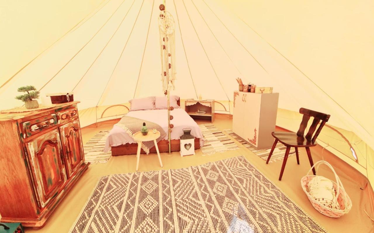Hotel The Hunters Glamping Ciudanovita Exterior foto