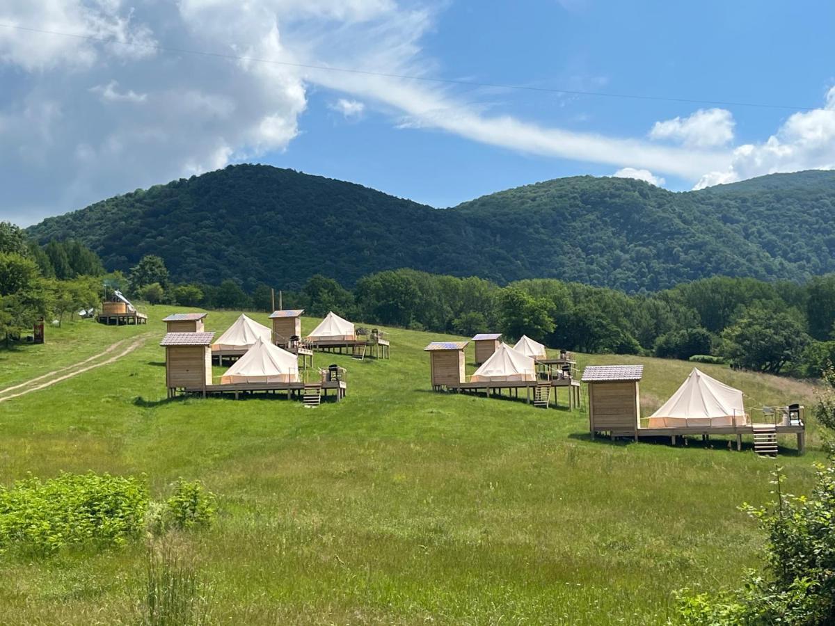Hotel The Hunters Glamping Ciudanovita Exterior foto