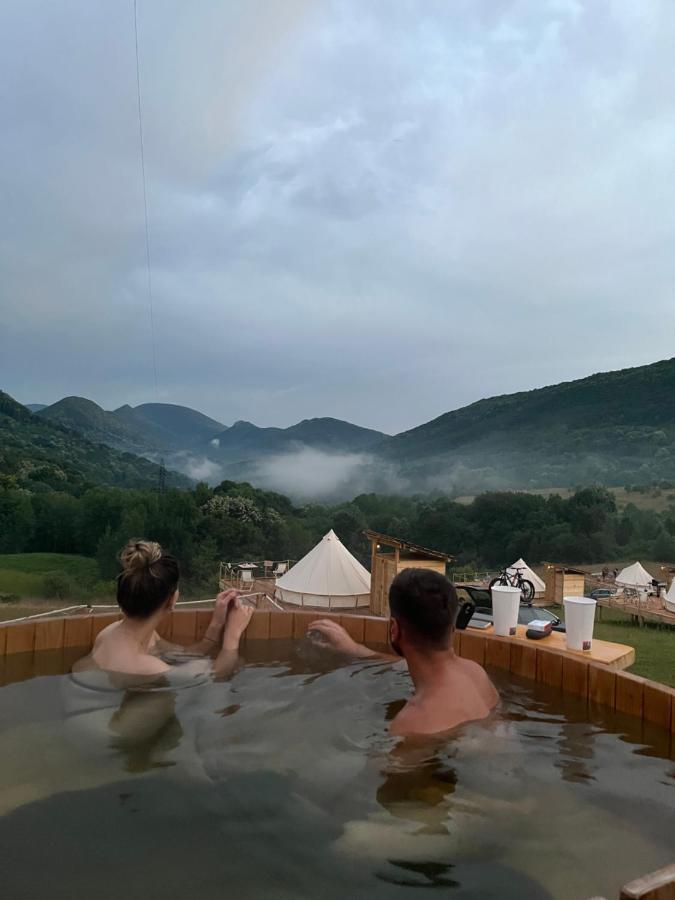 Hotel The Hunters Glamping Ciudanovita Exterior foto