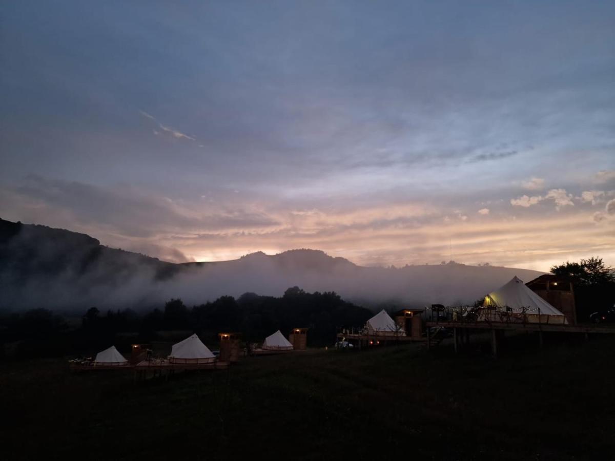 Hotel The Hunters Glamping Ciudanovita Exterior foto