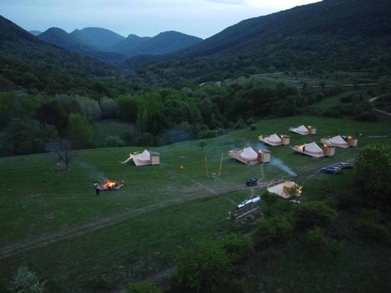 Hotel The Hunters Glamping Ciudanovita Exterior foto